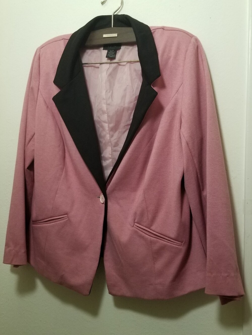 Donna Moore Women's 18/20 Soft Pink Blazer Jacket with Black Contrast Lapel